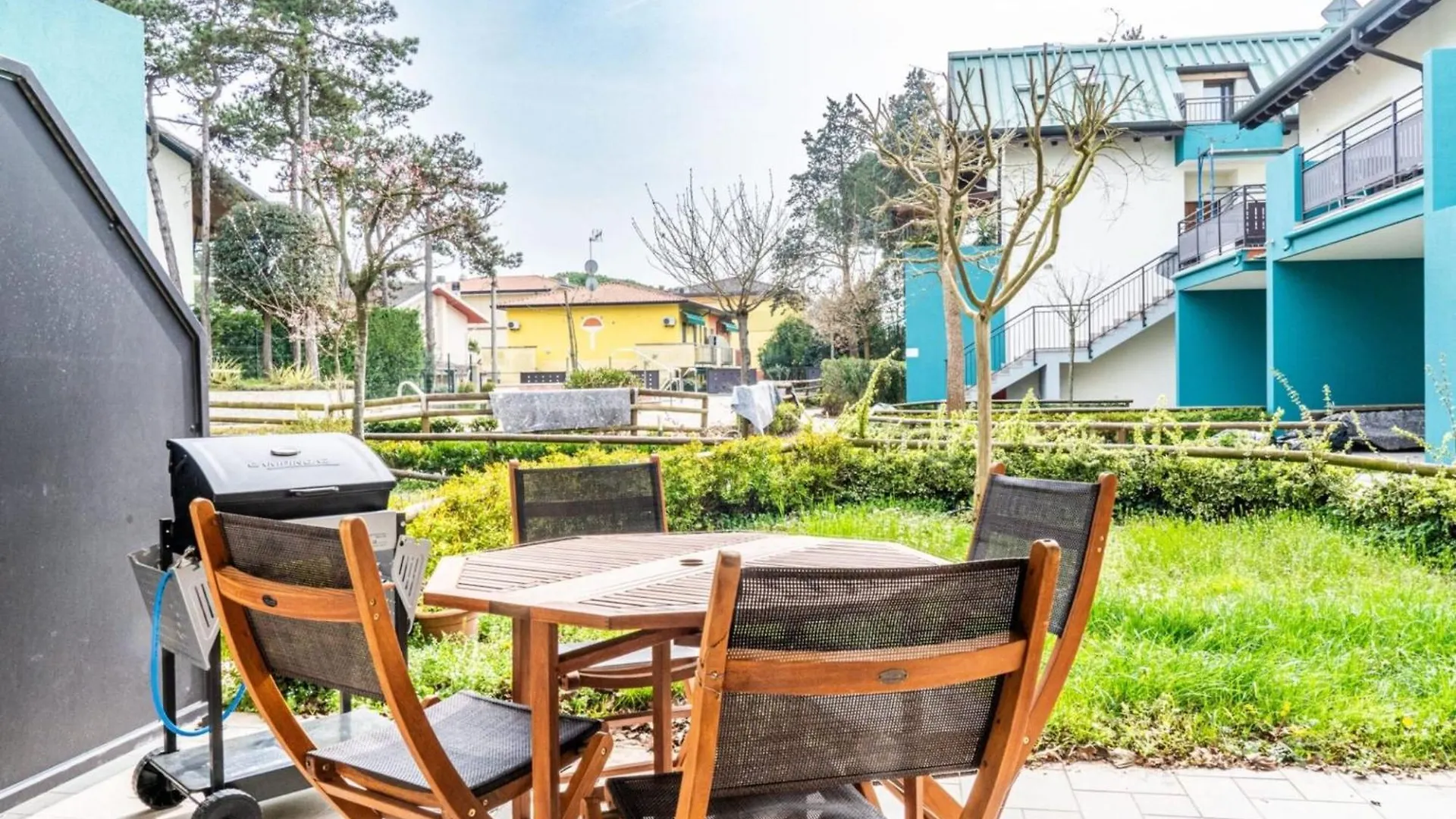 Comfortable Flat With Pool And Green Space Bibione Itálie
